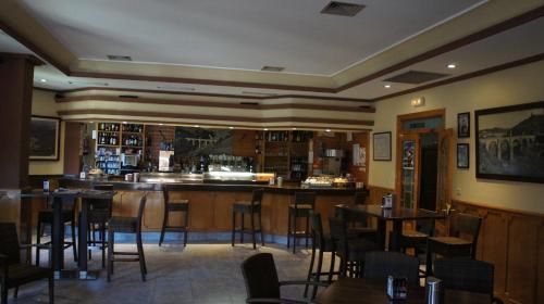 Puente Hotel *